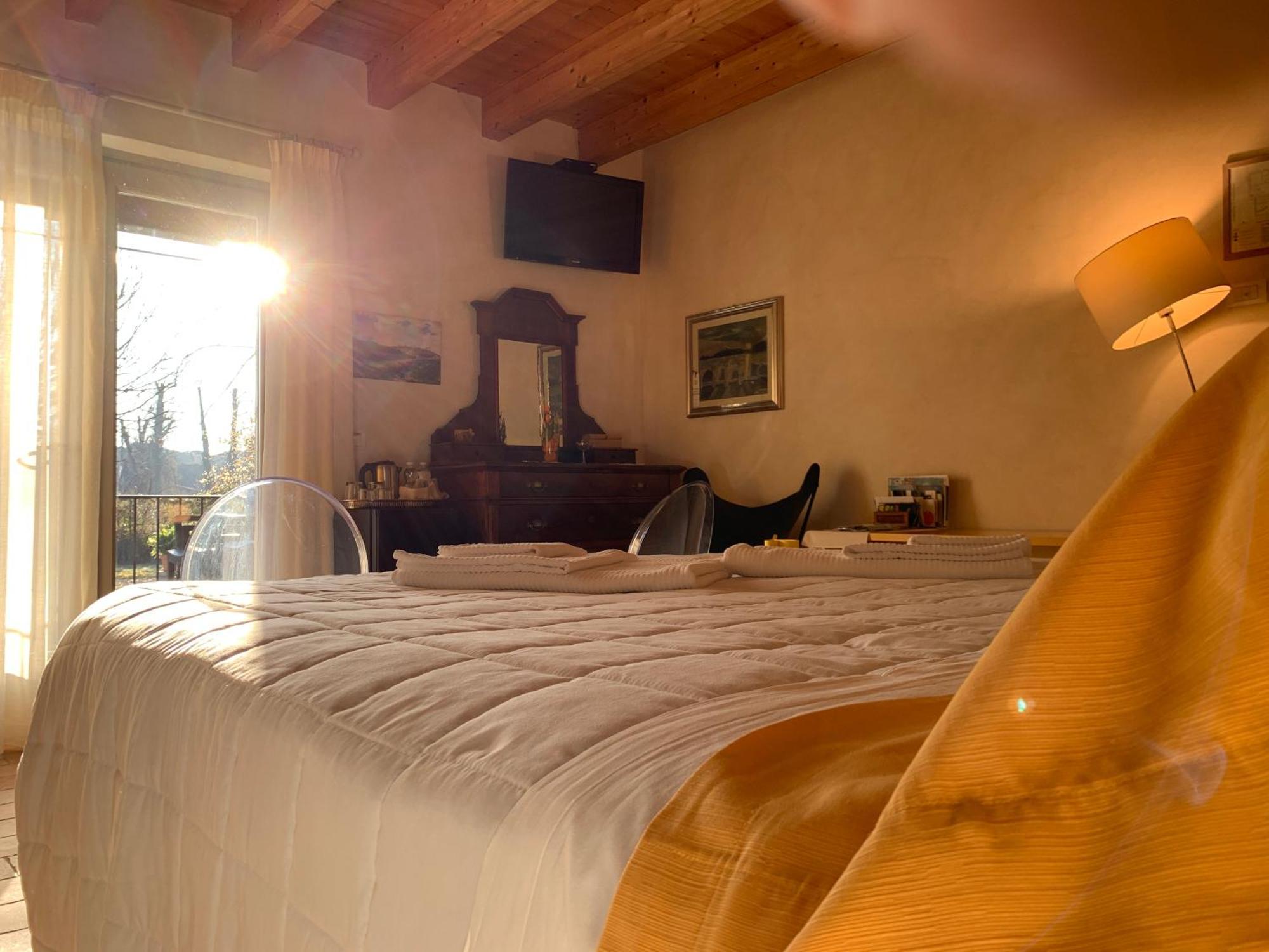 L'Isolo B&B E Case Vacanza Монцамбано Екстериор снимка